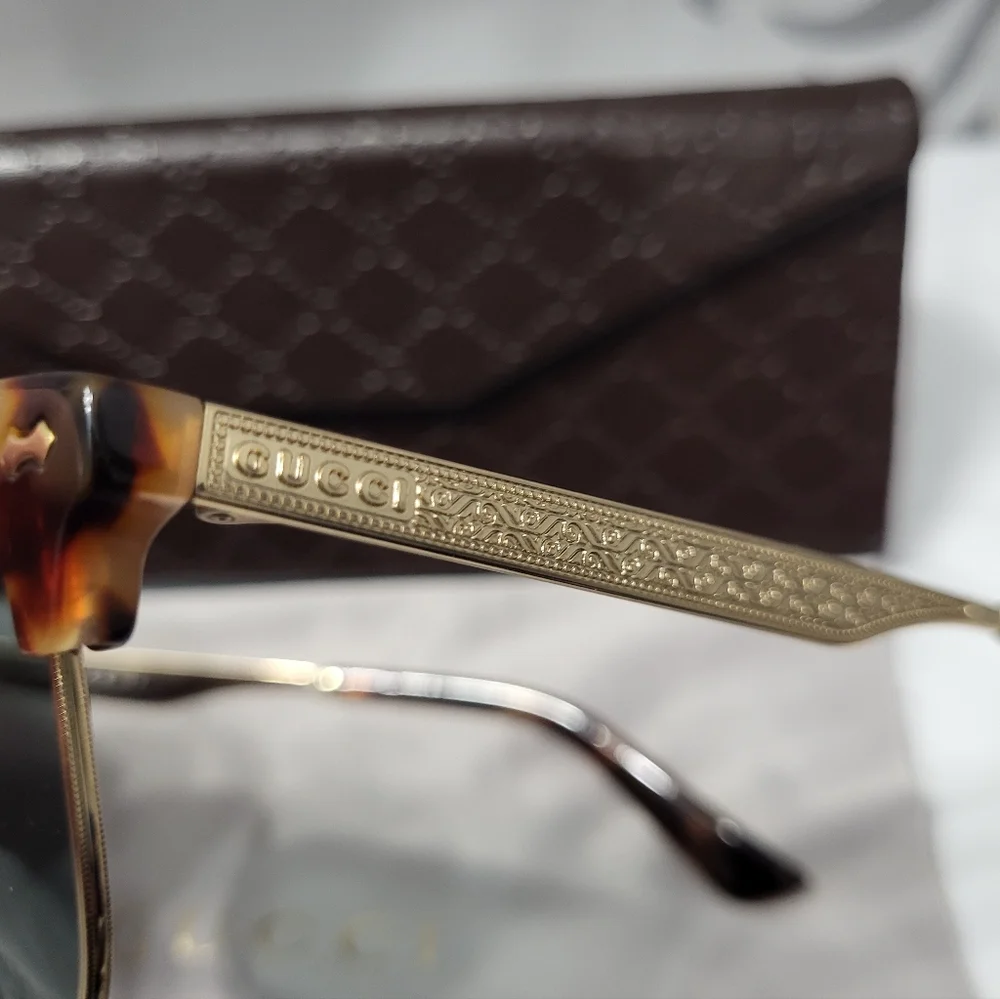Gucci Tortoiseshell and Gold Men's Sunglasses - Picture 2 of 8